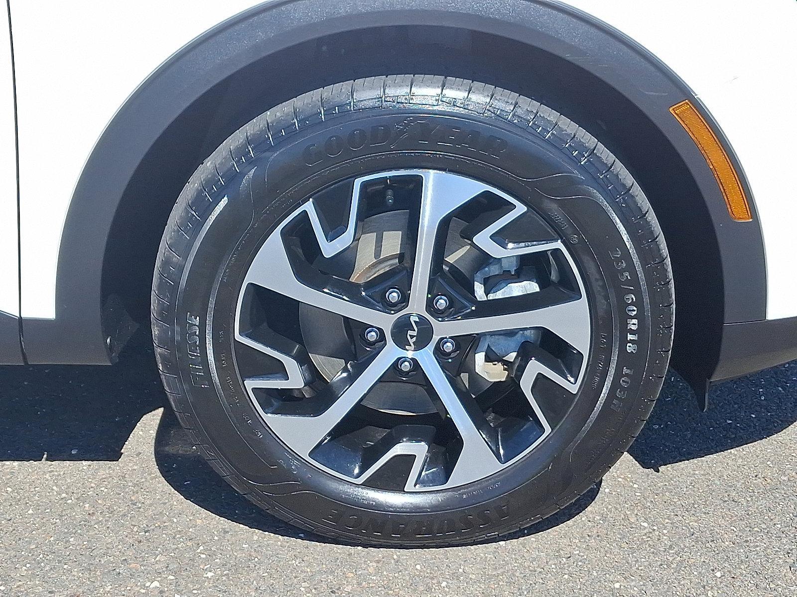 2024 Kia Sportage Hybrid Vehicle Photo in Trevose, PA 19053