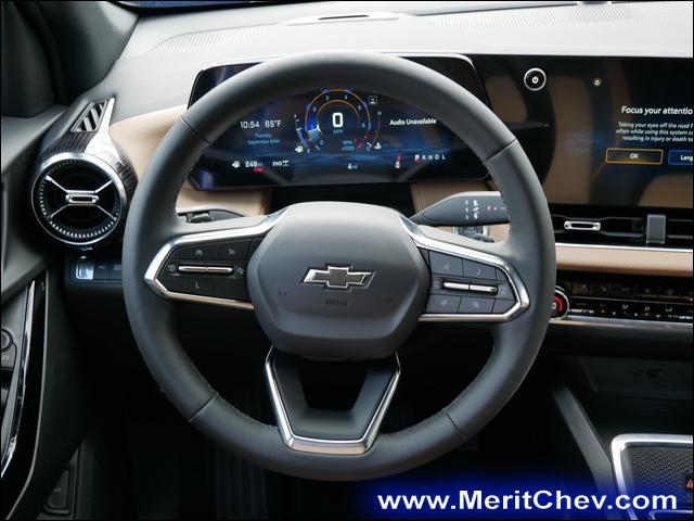 2025 Chevrolet Equinox Vehicle Photo in MAPLEWOOD, MN 55119-4794