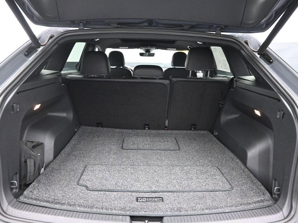 2022 Volkswagen Atlas Cross Sport Vehicle Photo in Marion, IA 52302