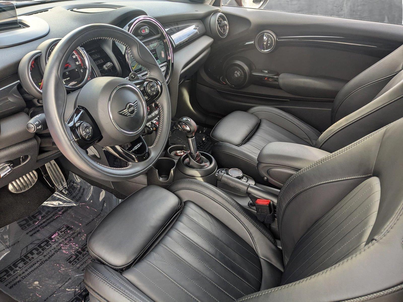 2019 MINI John Cooper Works Hardtop Vehicle Photo in Towson, MD 21204