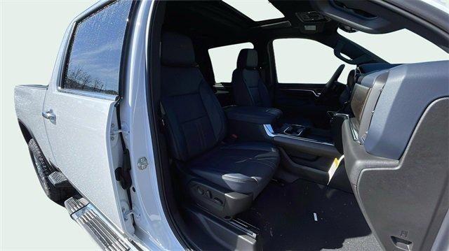 2025 Chevrolet Silverado 2500 HD Vehicle Photo in THOMPSONTOWN, PA 17094-9014