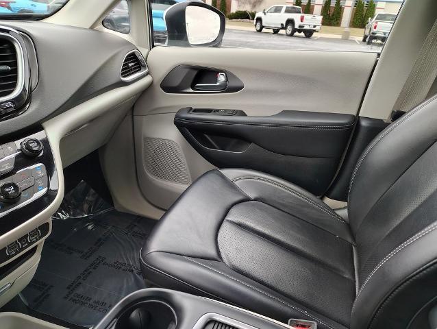 2023 Chrysler Pacifica Vehicle Photo in GREEN BAY, WI 54304-5303