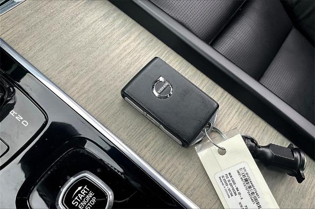 2022 Volvo XC60 Vehicle Photo in Houston, TX 77007