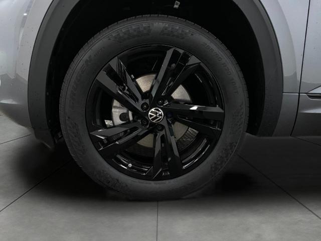 2025 Volkswagen Atlas Cross Sport Vehicle Photo in Appleton, WI 54913