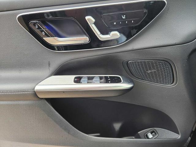 2025 Mercedes-Benz GLC Vehicle Photo in HOUSTON, TX 77079