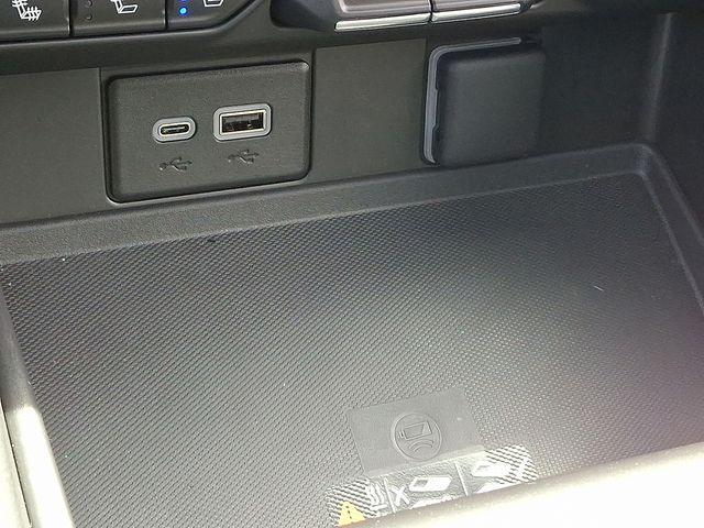 2024 Chevrolet Suburban Vehicle Photo in DANBURY, CT 06810-5034