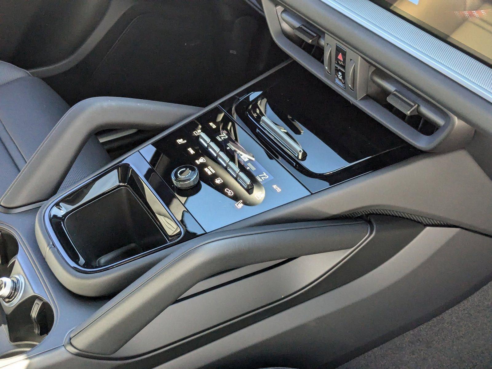 2025 Porsche Cayenne Vehicle Photo in Maitland, FL 32751