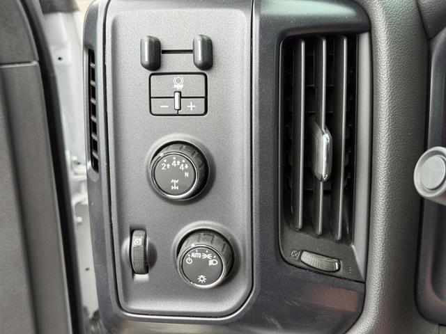 2024 Chevrolet Silverado 5500 HD Vehicle Photo in COLUMBIA, MO 65203-3903
