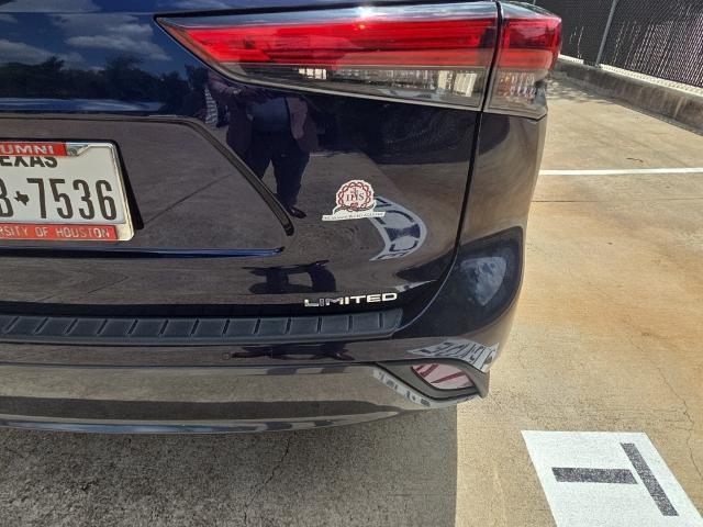 2022 Toyota Highlander Vehicle Photo in Houston, TX 77007