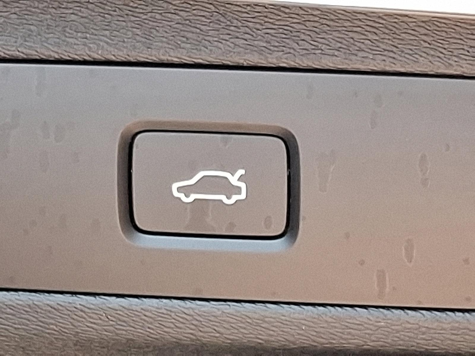 2024 Volvo XC90 Vehicle Photo in Trevose, PA 19053