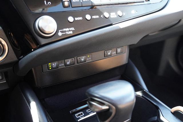2024 Lexus ES 350 Vehicle Photo in Riverdale, UT 84405