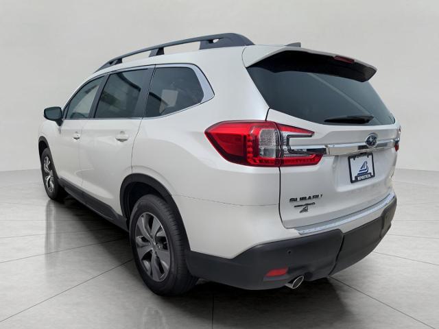 2025 Subaru Ascent Vehicle Photo in Green Bay, WI 54304