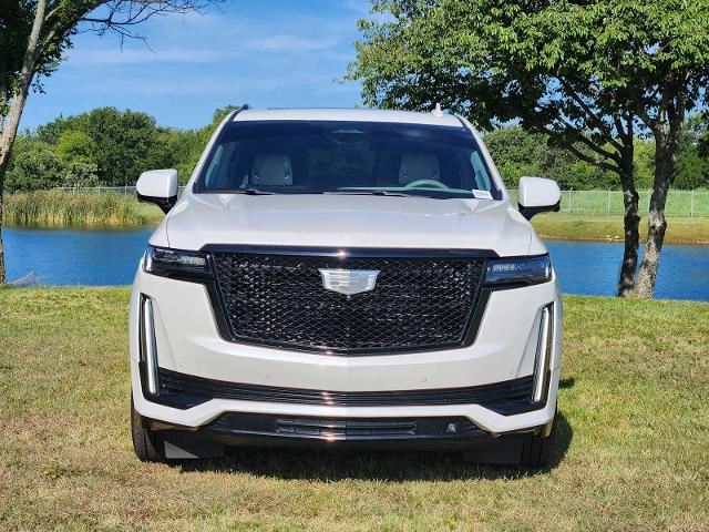 2022 Cadillac Escalade Vehicle Photo in DENTON, TX 76210-9321