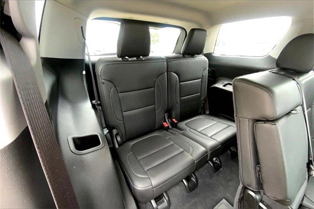 2023 GMC Acadia Vehicle Photo in TOPEKA, KS 66609-0000