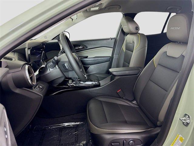 2025 Chevrolet Trax Vehicle Photo in PUYALLUP, WA 98371-4149