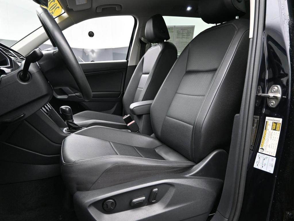 2020 Volkswagen Tiguan Vehicle Photo in Marion, IA 52302