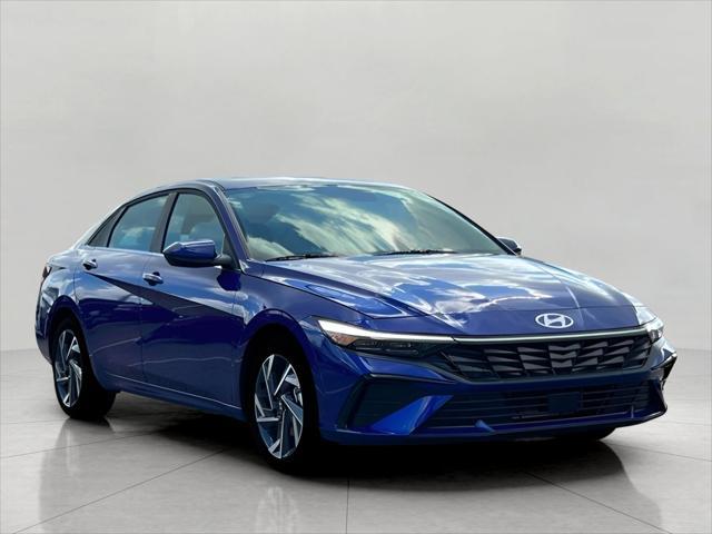 2025 Hyundai ELANTRA Vehicle Photo in Green Bay, WI 54304