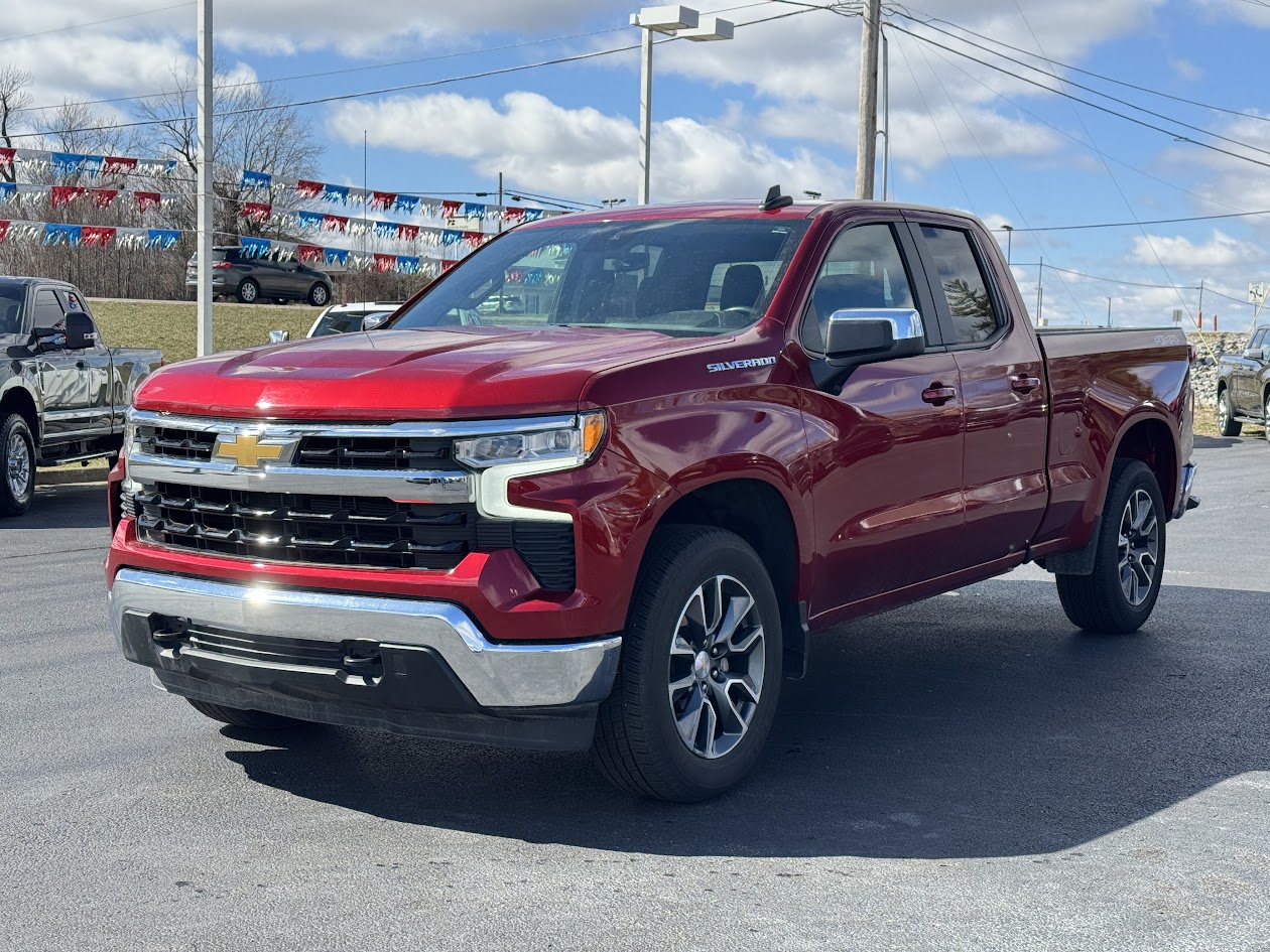 2022 Chevrolet Silverado 1500 Vehicle Photo in BOONVILLE, IN 47601-9633