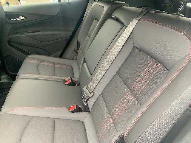 2022 Chevrolet Equinox Vehicle Photo in MOON TOWNSHIP, PA 15108-2571