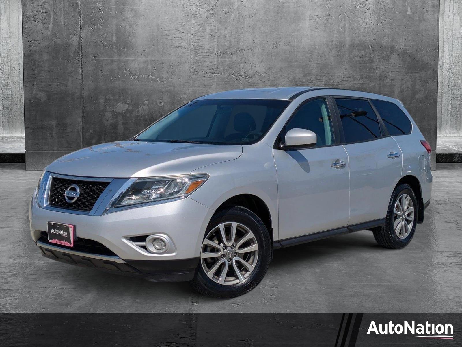 2013 Nissan Pathfinder Vehicle Photo in Tustin, CA 92782