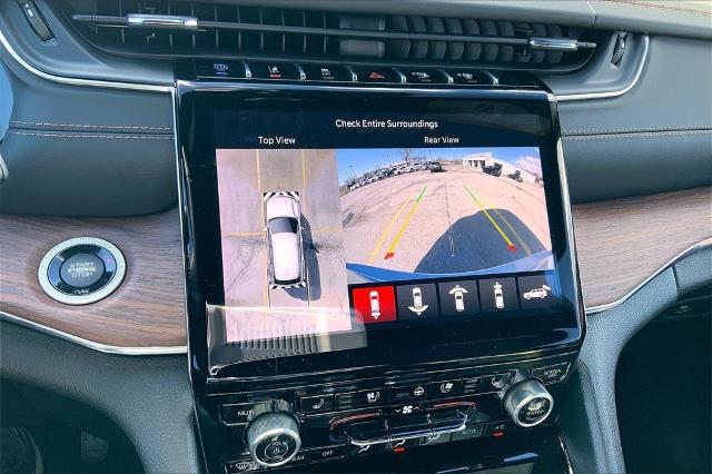 2023 Jeep Grand Cherokee 4xe Vehicle Photo in Kansas City, MO 64114