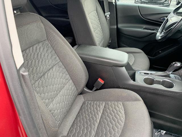 2019 Chevrolet Equinox Vehicle Photo in MOON TOWNSHIP, PA 15108-2571