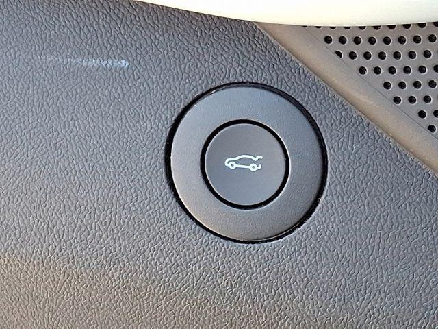 2019 Chevrolet Camaro Vehicle Photo in DANBURY, CT 06810-5034