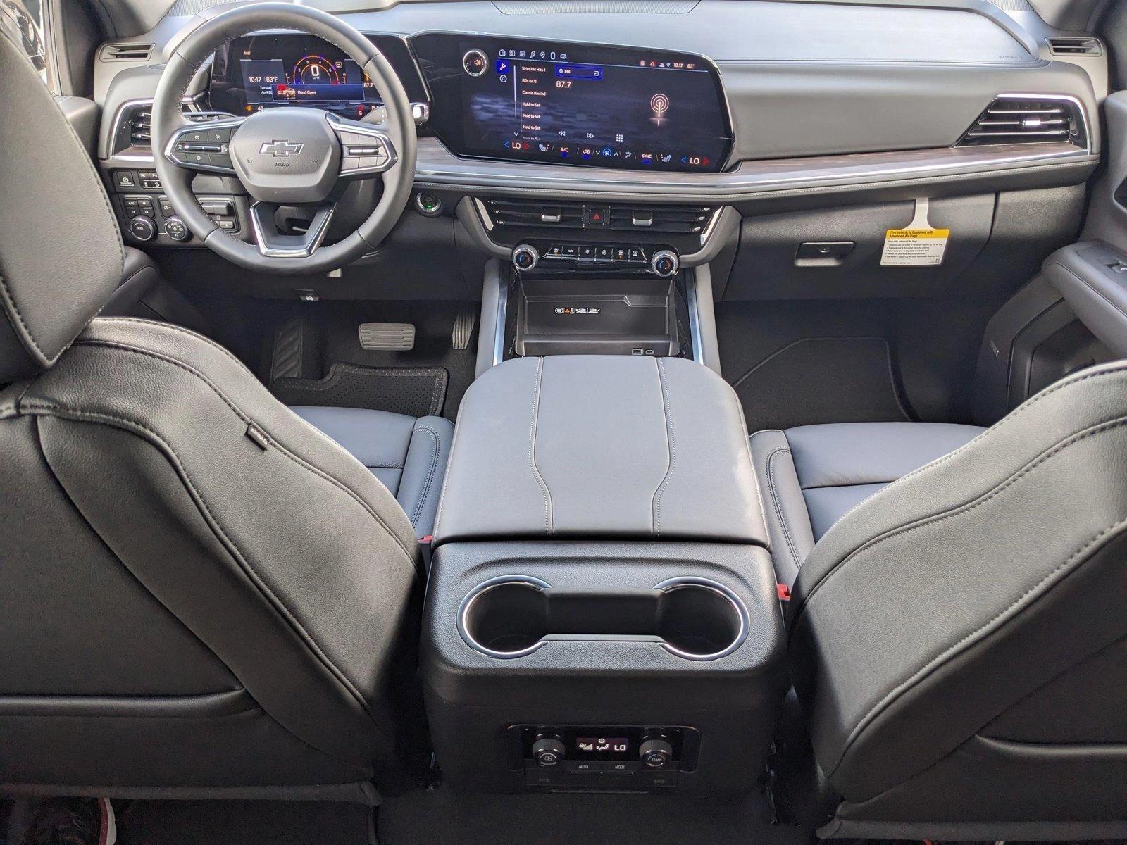 2025 Chevrolet Suburban Vehicle Photo in HOUSTON, TX 77034-5009