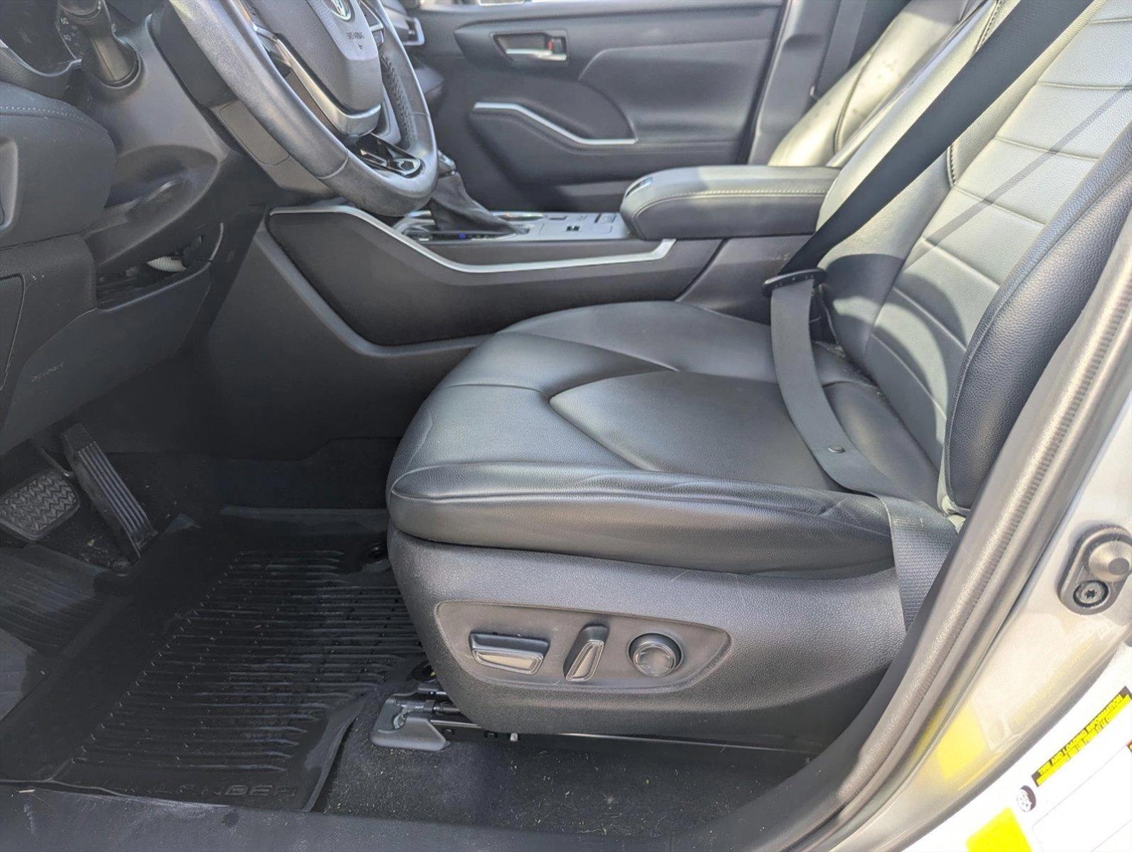 2021 Toyota Highlander Vehicle Photo in Ft. Myers, FL 33907