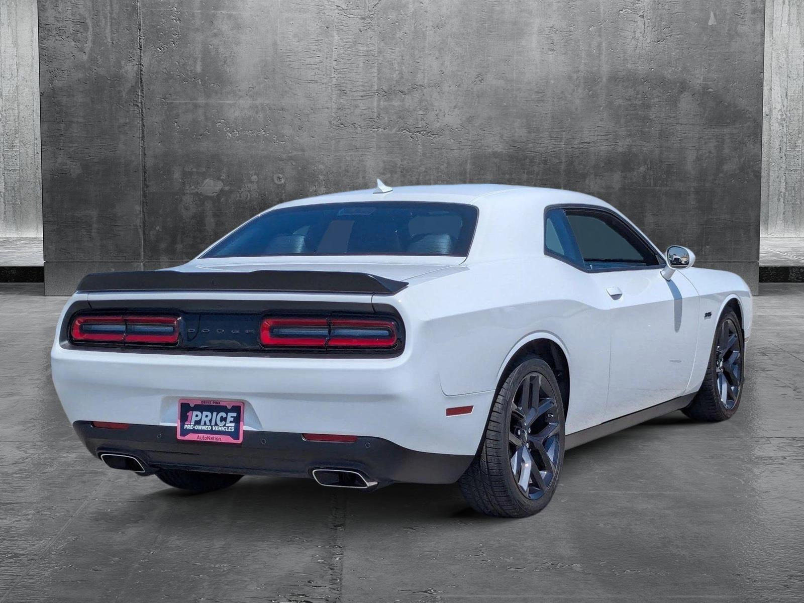 2023 Dodge Challenger Vehicle Photo in Valencia, CA 91355