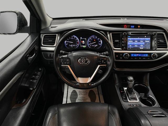 2017 Toyota Highlander Vehicle Photo in Appleton, WI 54913