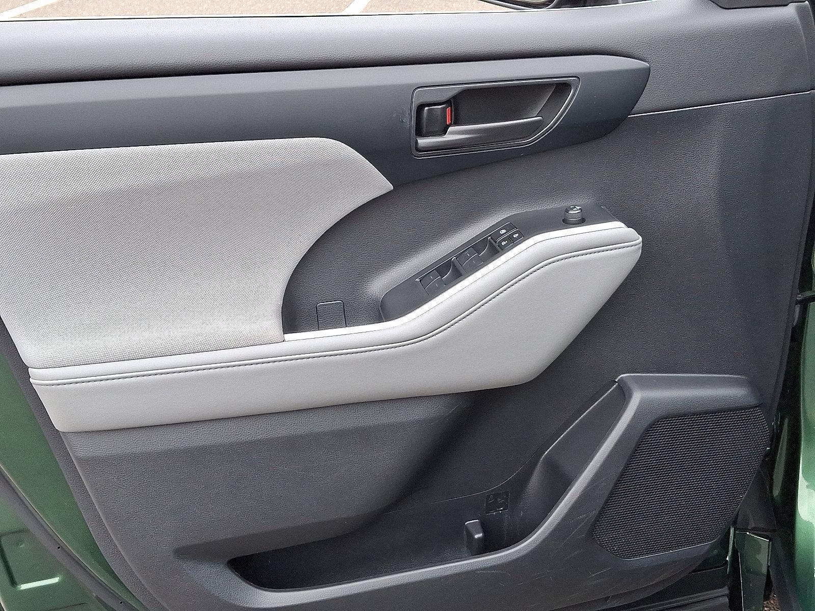 2023 Toyota Highlander Vehicle Photo in Trevose, PA 19053