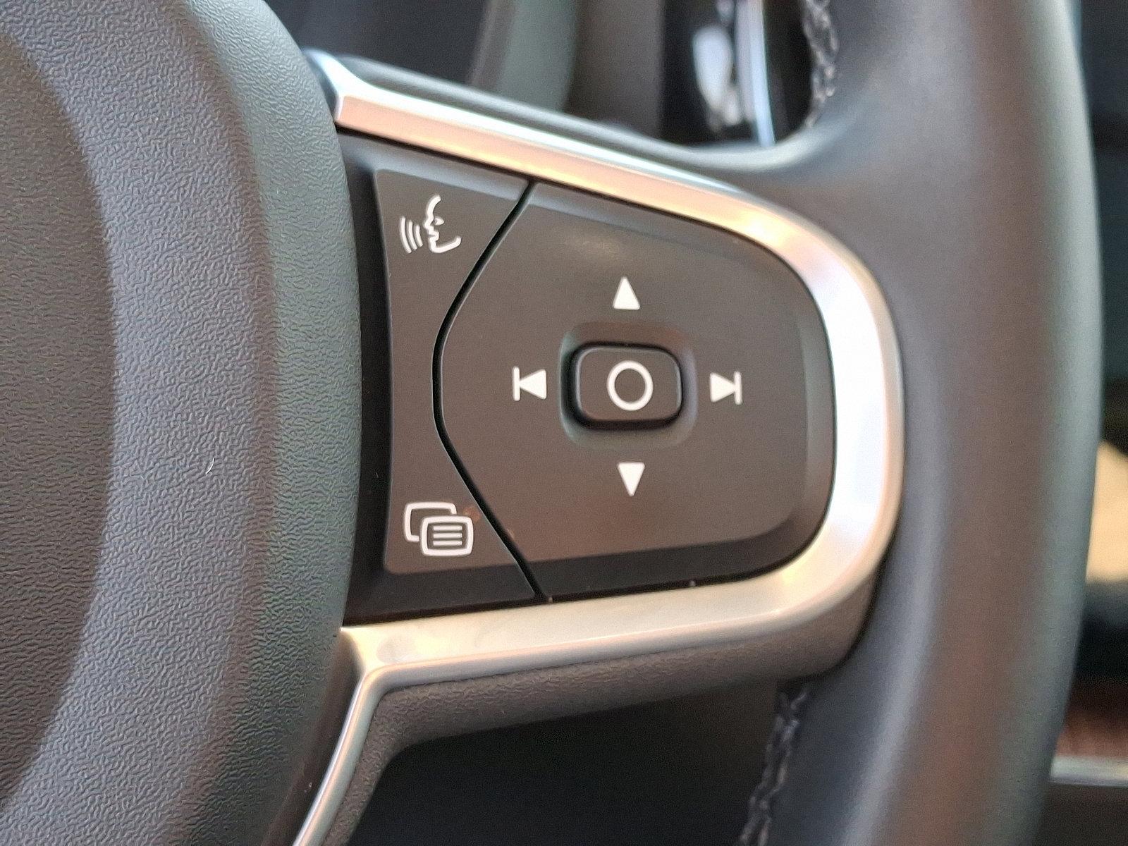 2022 Volvo XC60 Vehicle Photo in Trevose, PA 19053