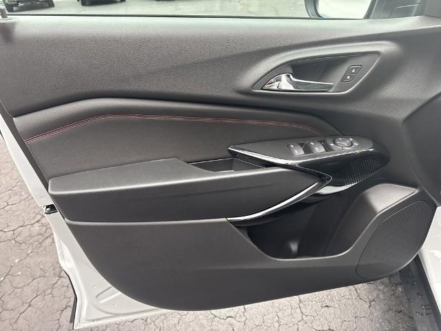 2025 Chevrolet Trax Vehicle Photo in MARION, NC 28752-6372
