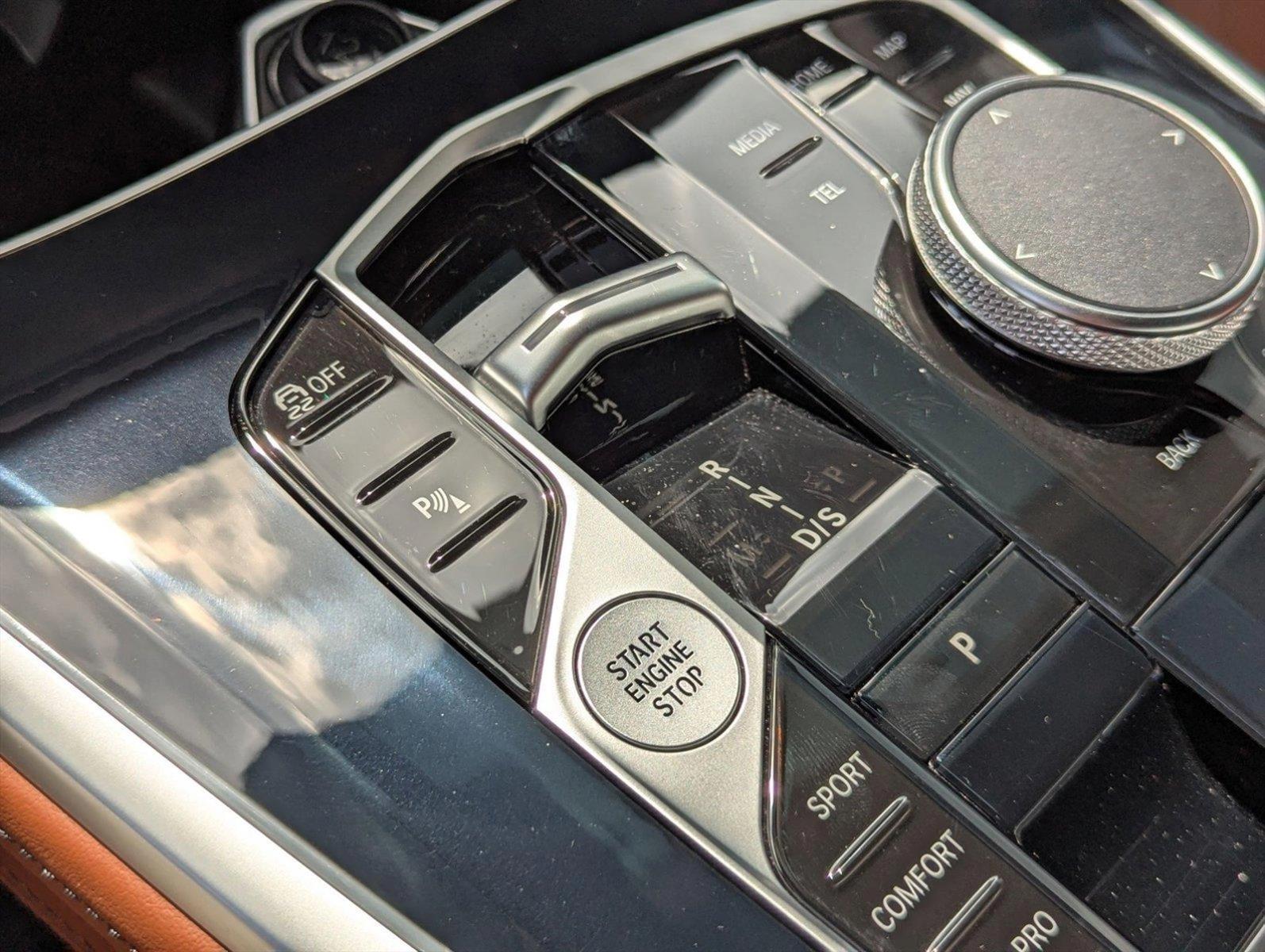 2024 BMW X7 M60i Vehicle Photo in Delray Beach, FL 33444