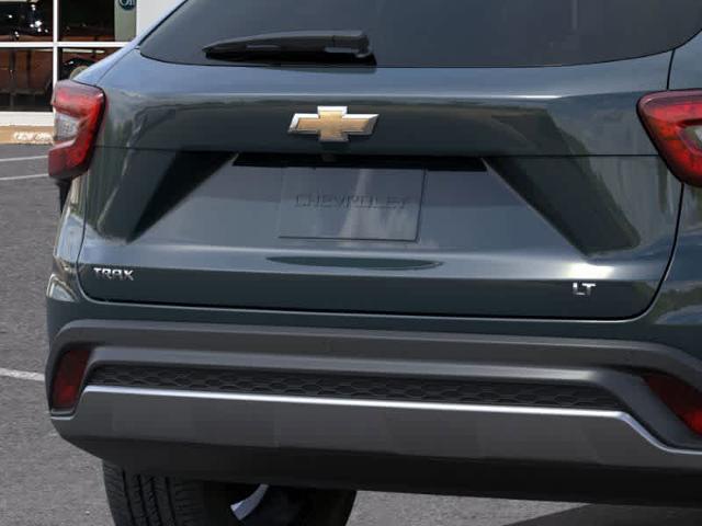 2025 Chevrolet Trax Vehicle Photo in MOON TOWNSHIP, PA 15108-2571