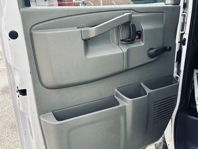 2016 Chevrolet Express Cutaway 3500 Vehicle Photo in MEDINA, OH 44256-9631