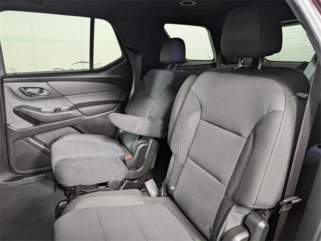 2022 Chevrolet Traverse Vehicle Photo in ENGLEWOOD, CO 80113-6708