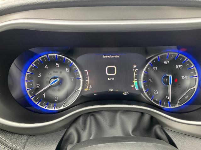 2025 Chrysler Pacifica Vehicle Photo in Kaukauna, WI 54130