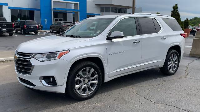 2019 Chevrolet Traverse Vehicle Photo in MOON TOWNSHIP, PA 15108-2571