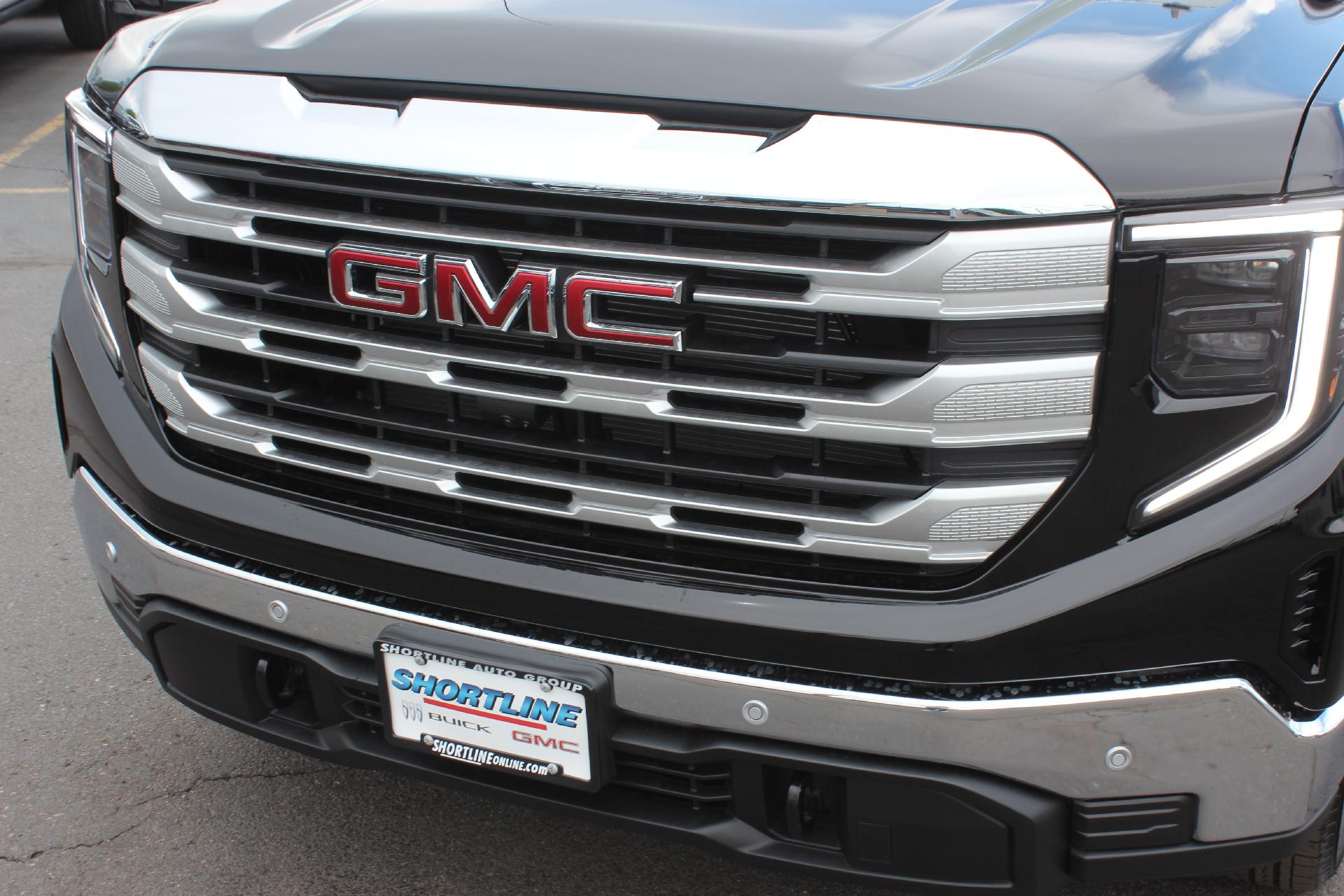 2025 GMC Sierra 1500 Vehicle Photo in AURORA, CO 80012-4011