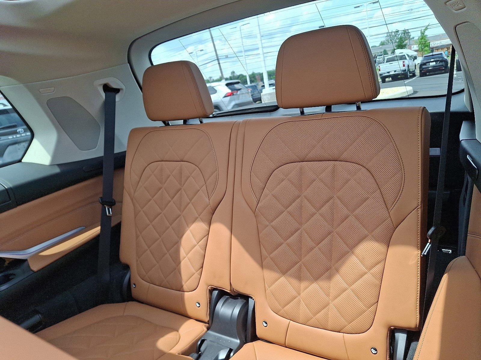 2023 BMW X7 xDrive40i Vehicle Photo in Harrisburg, PA 17111