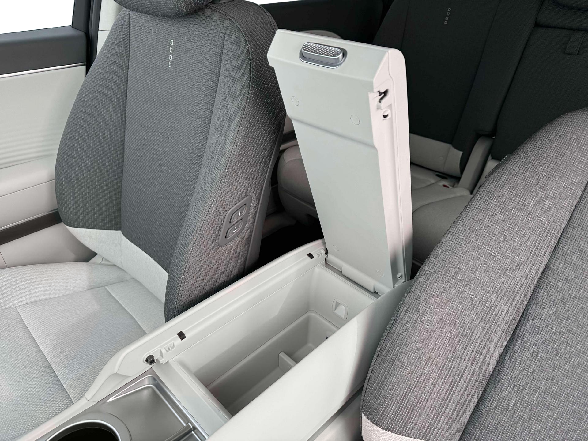 2026 Hyundai IONIQ 9 Vehicle Photo in Philadelphia, PA 19116