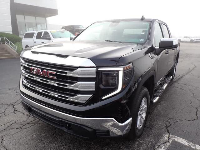 2022 GMC Sierra 1500 Vehicle Photo in ZELIENOPLE, PA 16063-2910