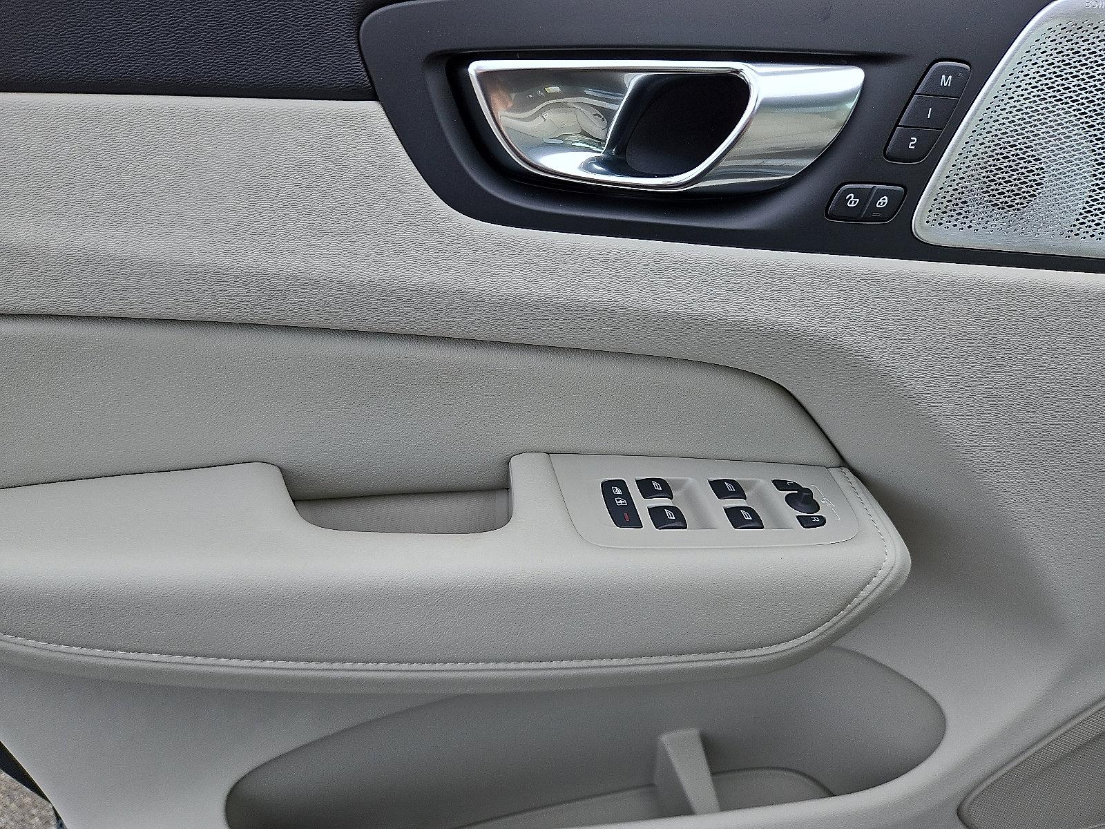 2026 Volvo XC60 Plug-In Hybrid Vehicle Photo in Trevose, PA 19053