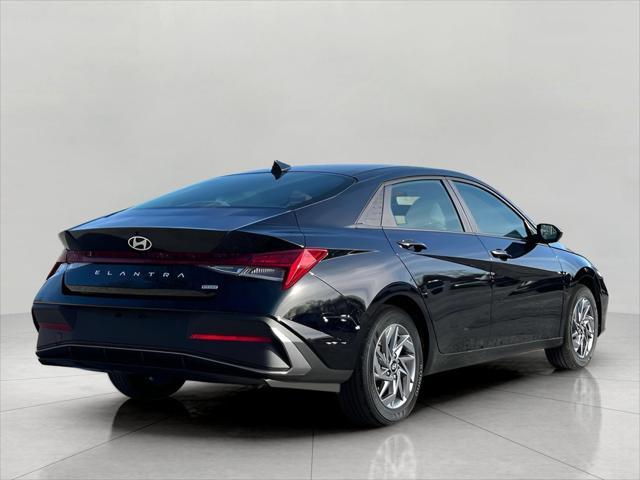 2025 Hyundai ELANTRA Hybrid Vehicle Photo in Green Bay, WI 54304