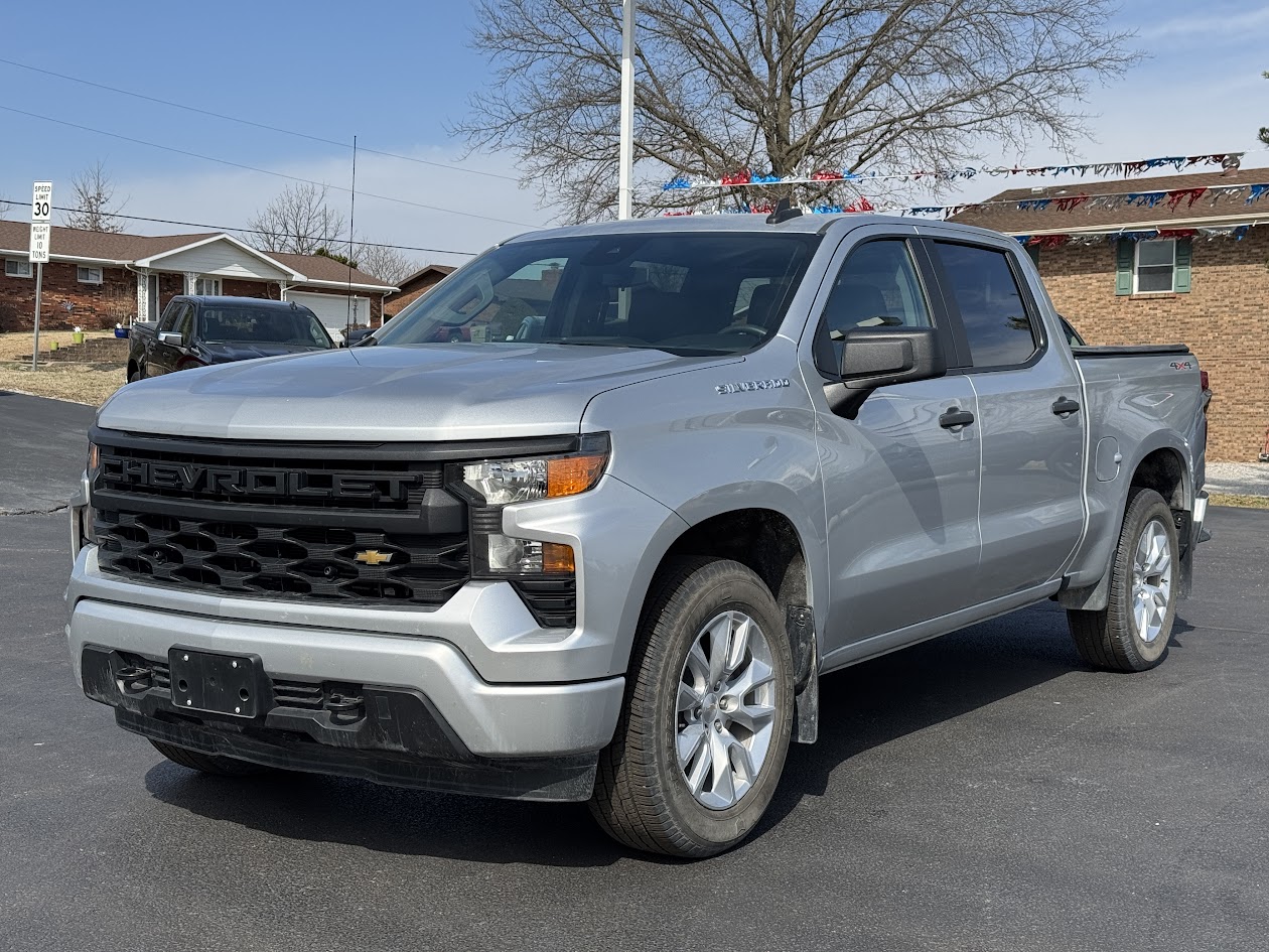 2022 Chevrolet Silverado 1500 Vehicle Photo in BOONVILLE, IN 47601-9633