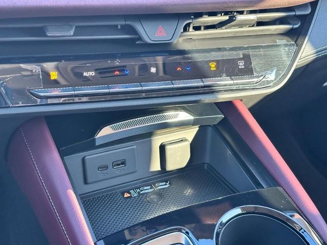 2025 Buick Envision Vehicle Photo in COLUMBIA, MO 65203-3903
