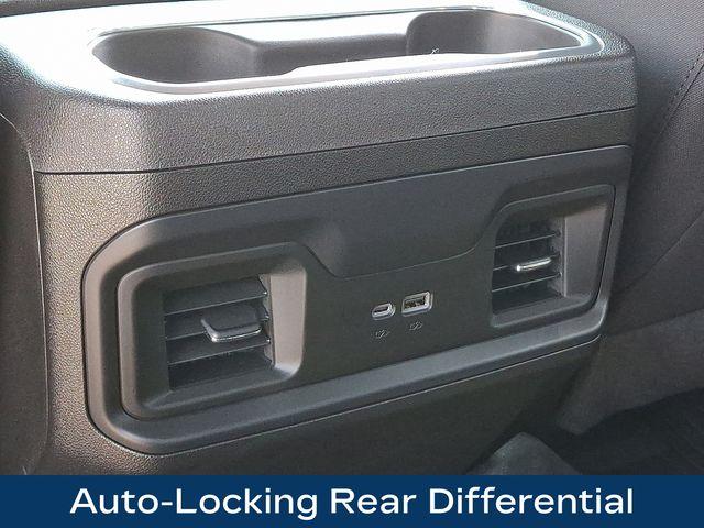 2024 Chevrolet Silverado 1500 Vehicle Photo in DANBURY, CT 06810-5034