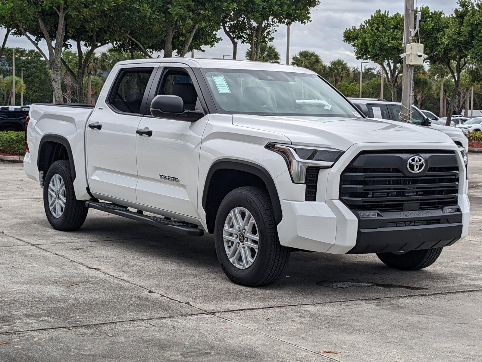 2025 Toyota Tundra 4WD Vehicle Photo in Davie, FL 33331